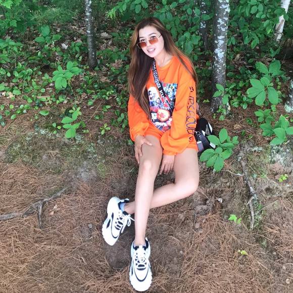 Profile Picture of Pov Pov (@pov_pov) on Poshmark