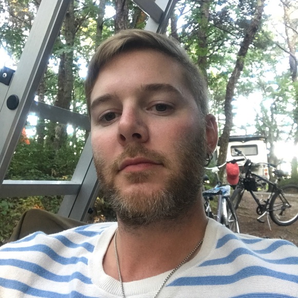 Profile Picture of Stephen Toms (@scooter2025) on Poshmark