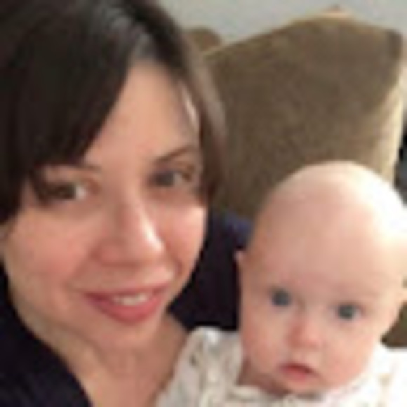 Profile Picture of Dyani Saxby (@dyanijsaxby) on Poshmark