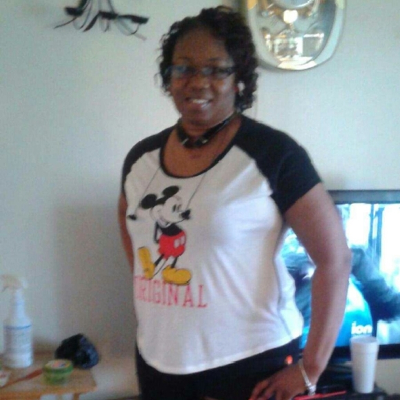 Profile Picture of Wanda Miles (@milescj51) on Poshmark