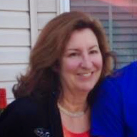 Profile Picture of Ruth Jernegan (@ruthjernegan) on Poshmark