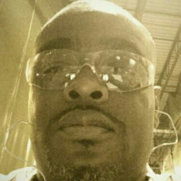 Profile Picture of Joel Jennings (@quejoe) on Poshmark