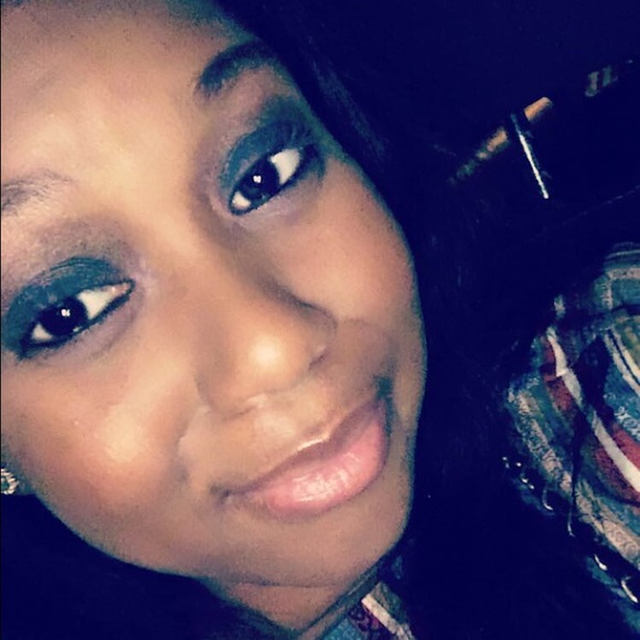 Profile Picture of Kandyce Muldrow (@kandyjaylove) on Poshmark