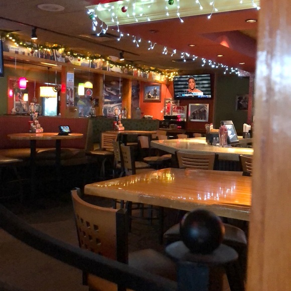 Profile Picture of Jennifer Oliu (@jenniferoliu) on Poshmark