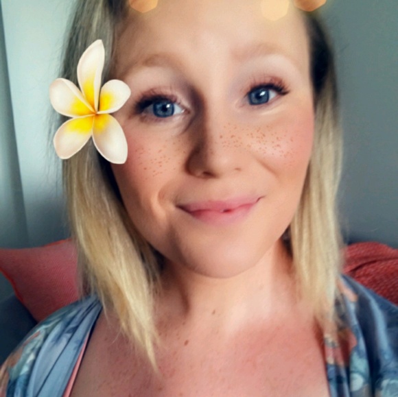 Erin Casey - Poshmark Profile Picture of Erin Casey (@emcasey250) on Poshmark