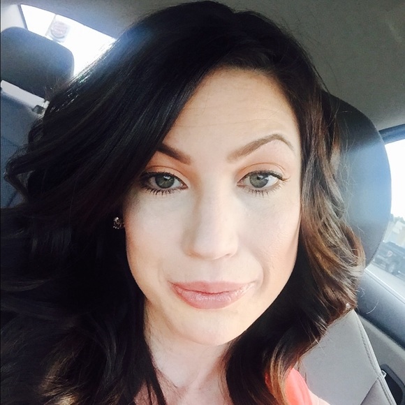 Profile Picture of Whitney Plunkett (@wplunkett88) on Poshmark