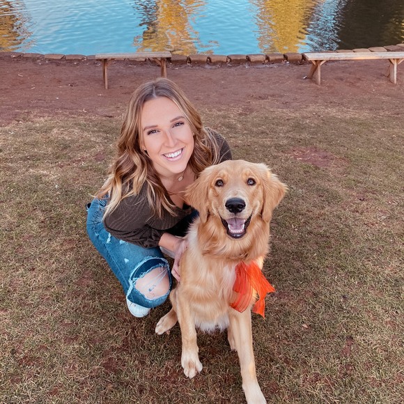 Profile Picture of Daniella Lyng (@dlyng14) on Poshmark