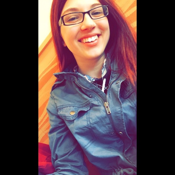 Profile Picture of Kayla Adamitis (@kiingkaayy04) on Poshmark