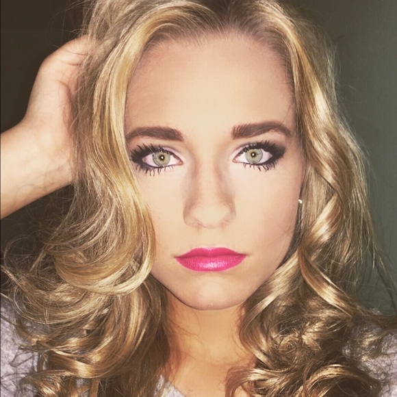 Profile Picture of Marlee Lathrem (@marleebrookee) on Poshmark