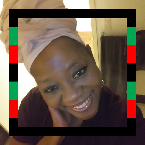 Profile Picture of Phyllis Daniels (@40prattrocks) on Poshmark