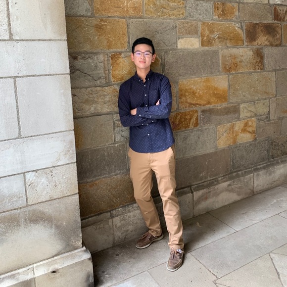 Profile Picture of Danny Li (@lidannyyy) on Poshmark
