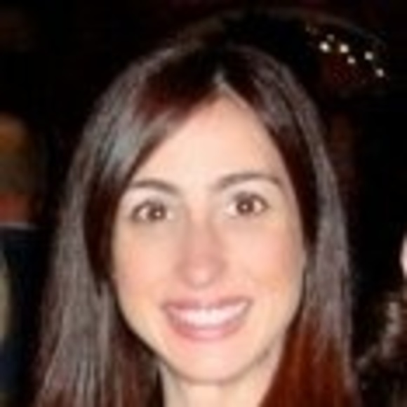 Profile Picture of Dorcas Gonzalez (@dorcas28) on Poshmark