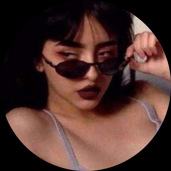 Profile Picture of Reva Lachowski (@revalachowski) on Poshmark