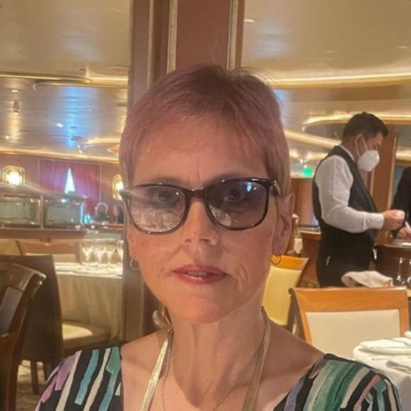 Profile Picture of Lori Banfield-tobias (@tweetytobias) on Poshmark