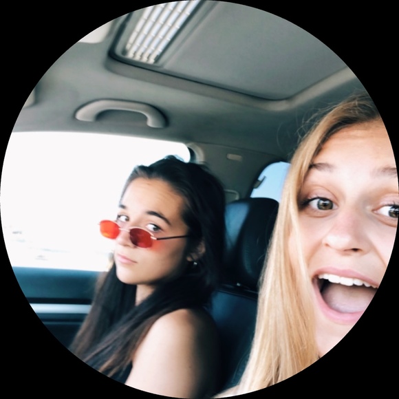 Profile Picture of Ariel Hartley (@rajahdanae) on Poshmark
