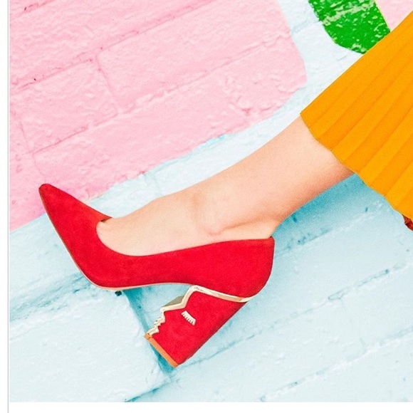 Profile Picture of Maria Aybar (@mariaaybar) on Poshmark