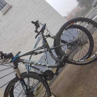 Profile Picture of Aarondew8 (@aarondew8) on Twitter