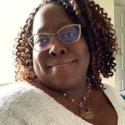 Profile Picture of Robin ⚾️🍹🎼📚 (@Tuphlos) on Twitter