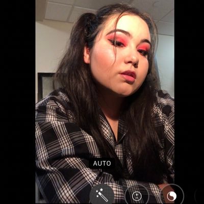 Profile Picture of Savannah Perez (@nervousdiarhea) on Twitter