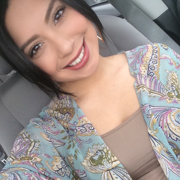 Profile Picture of Giselle Limon (@gisellimon) on Poshmark