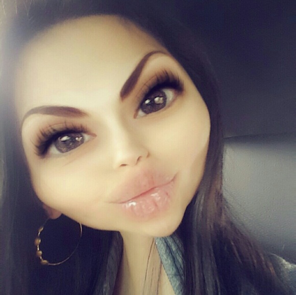 Profile Picture of Bebalove ❤ (@bebalove_33) on Poshmark