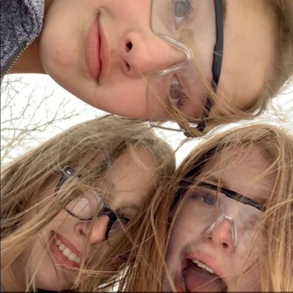 Profile Picture of Kennedy Duebbers (@kenndueb796) on Poshmark