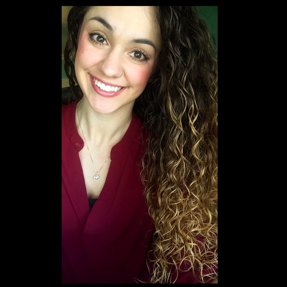 Profile Picture of Mckenzie Wolfe (@mcknzwolfe) on Poshmark