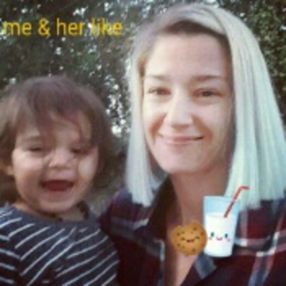 Profile Picture of Candice Lowell-caldera (@candicelowell) on Poshmark