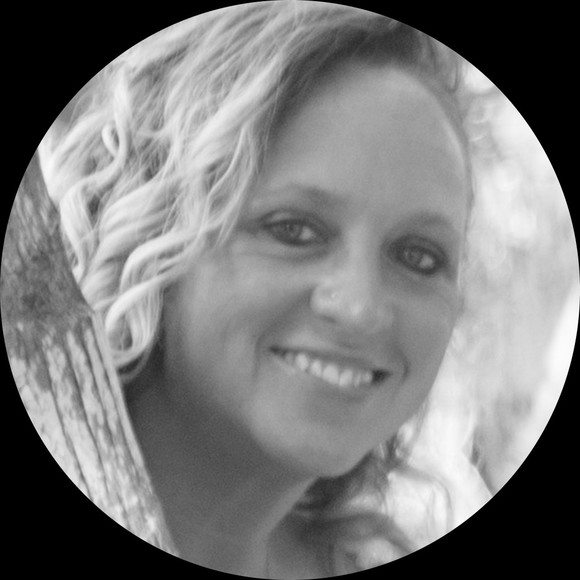 Profile Picture of Tracy Rosenberger (@trade911) on Poshmark