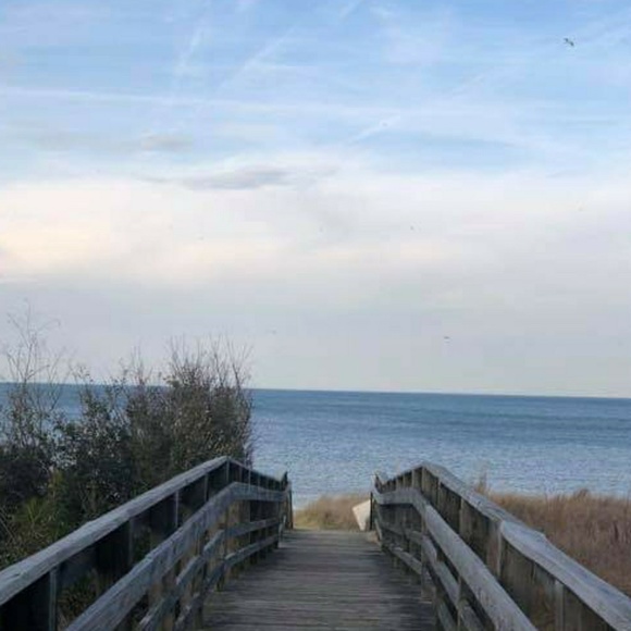 Profile Picture of Kim Hoskins (@kjhkjs60) on Poshmark