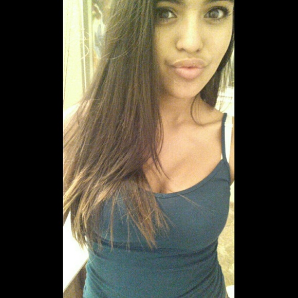 Profile Picture of Yesmai Mulero (@yesmaim) on Poshmark