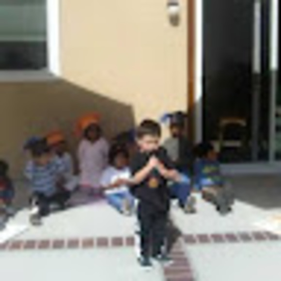 Profile Picture of Erinne Keffer (@erinnekeffer) on Poshmark