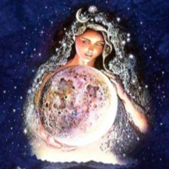 Profile Picture of Stella Porth (@stellaluna09) on Poshmark