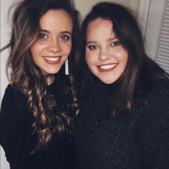 Profile Picture of Chloe Rippetoe (@cjrippetoe) on Poshmark