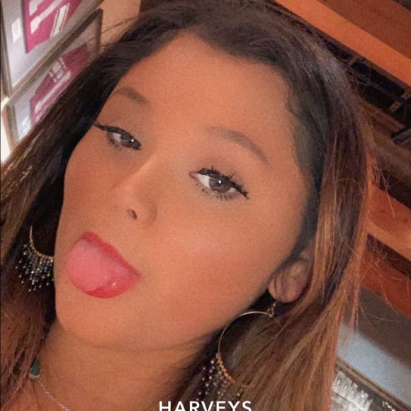 Brianna Caswell - Poshmark Profile Picture of Brianna Caswell (@b_caswell1234) on Poshmark