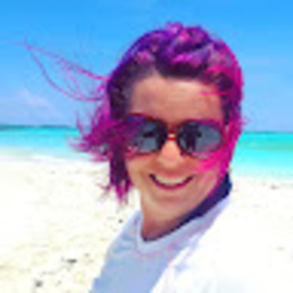 Profile Picture of Teri ann Schlesser (@iheartteriann) on Poshmark