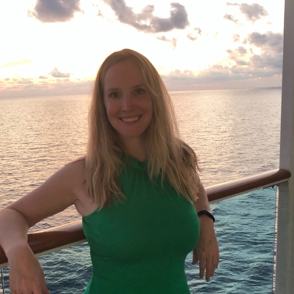 Profile Picture of Katie Nadelson (@lark5914) on Poshmark