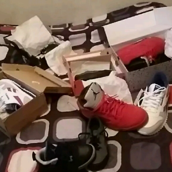 Profile Picture of Devin Hunt (@dhunt145) on Poshmark