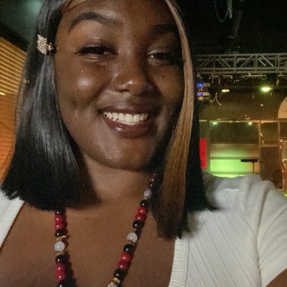 Profile Picture of Au’maunie Stroyier (@poetree980) on Poshmark