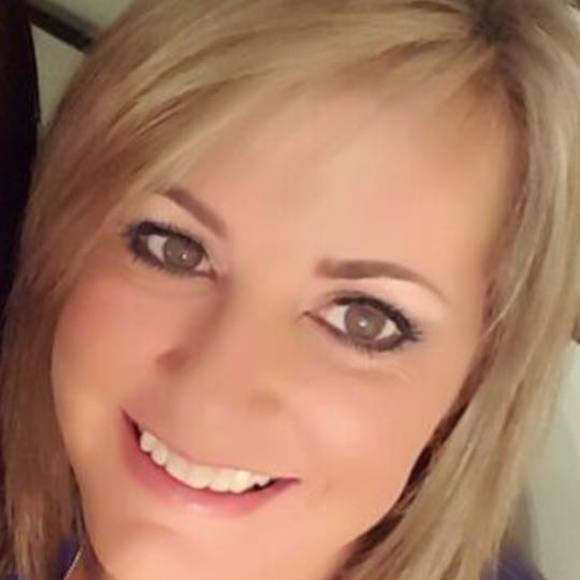 Profile Picture of Christy Winn (@winnca) on Poshmark