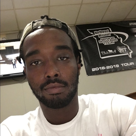 Profile Picture of Damien Miles (@supa_miles40) on Poshmark