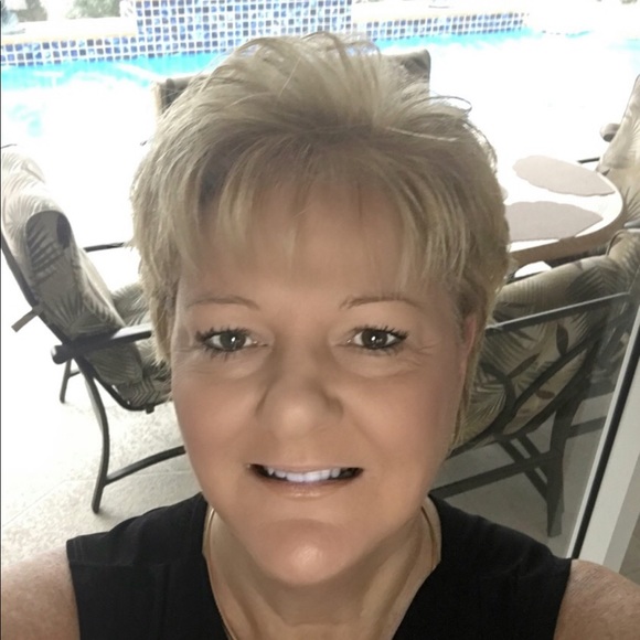 Profile Picture of Rosemary Mignault (@terrimignault) on Poshmark