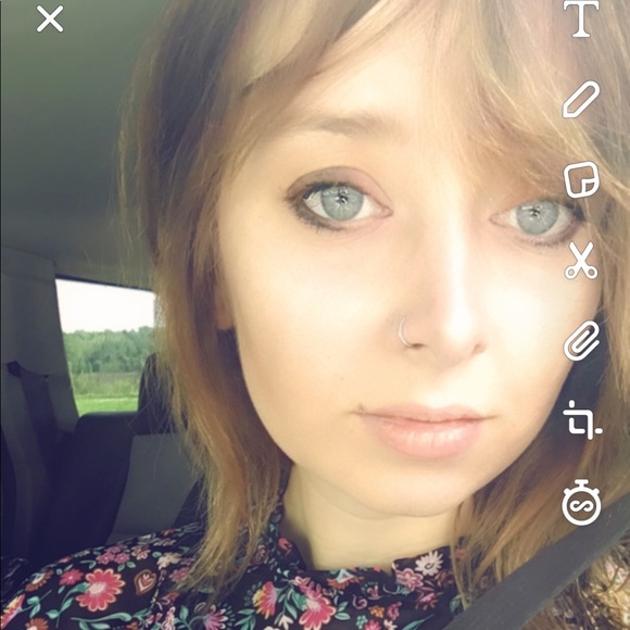 Profile Picture of Jodie Perryman (@jodienicole1992) on Poshmark