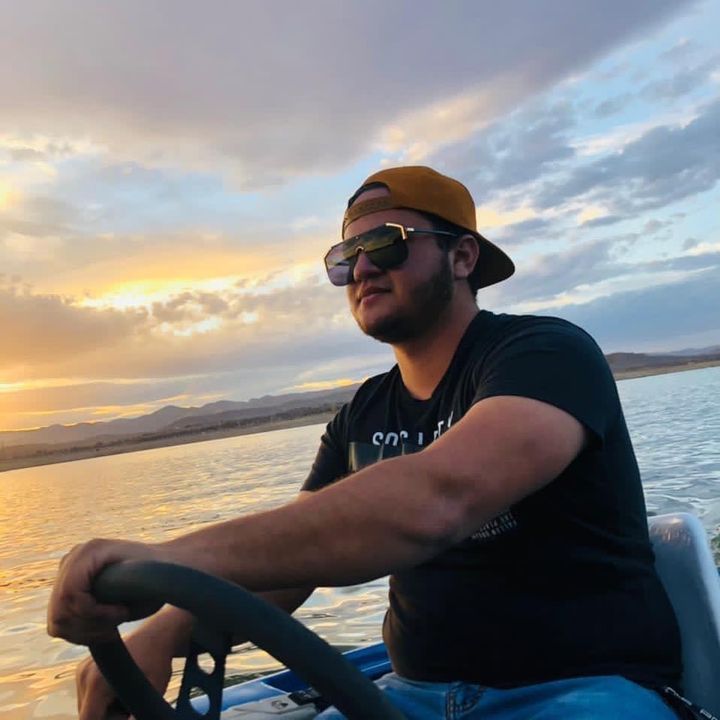 Profile Picture of Roberto Andrade Jr. (@robertoandradejr) on Tiktok