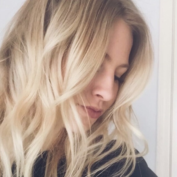 Profile Picture of Brenna Devaney (@brennadevaneyy) on Poshmark