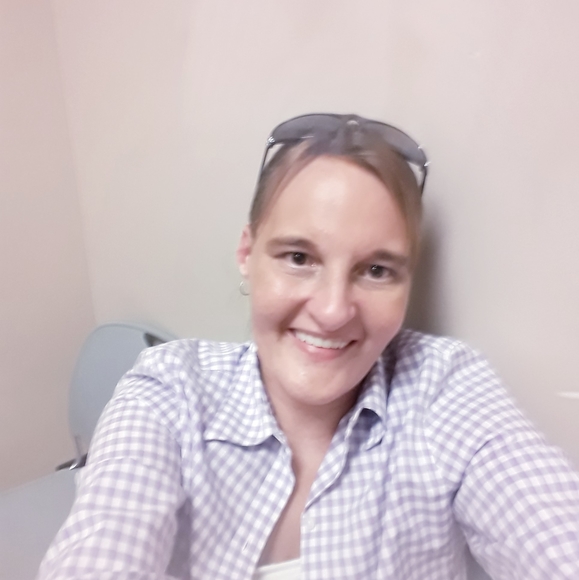 Profile Picture of Jessica Mullins (@jessicamulli467) on Poshmark