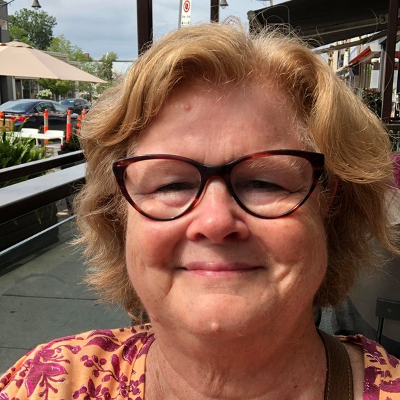 Profile Picture of Nancy Bell (@nancybell306) on Poshmark