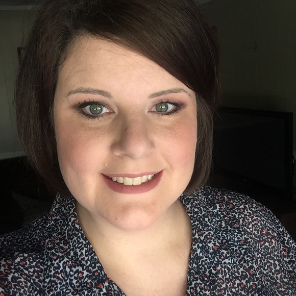 Profile Picture of Sheri Patterson (@mamatree99) on Poshmark