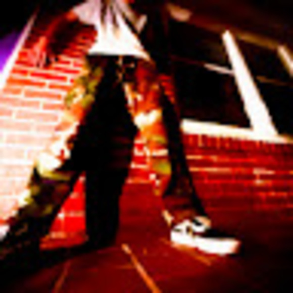 Profile Picture of Ian Stoves (@stove___mon) on Poshmark