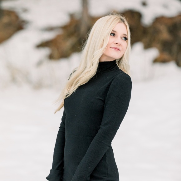 Profile Picture of Jenny Lanquist (@jenlanquist) on Poshmark